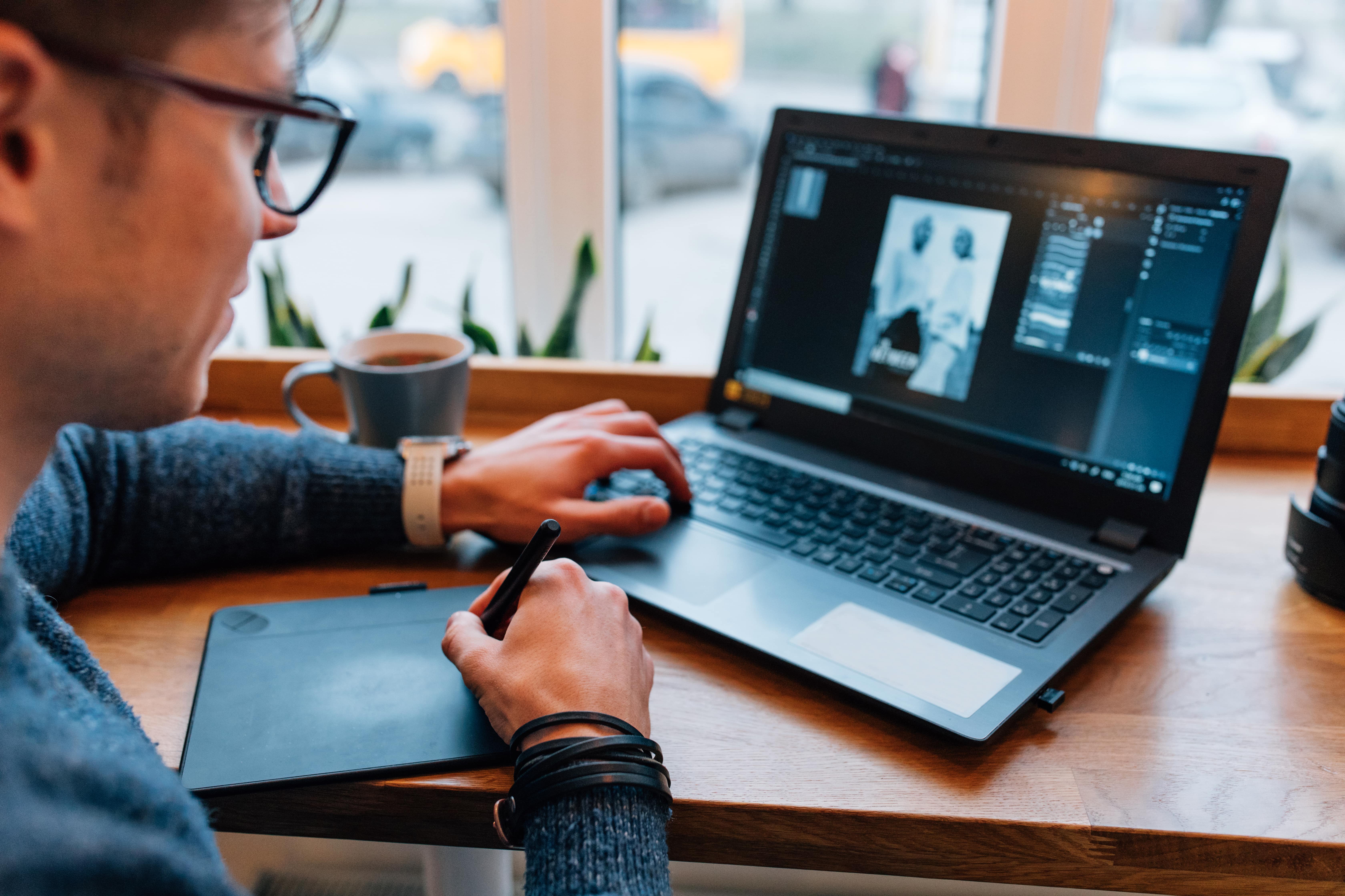 Pekerjaan di Industri Kreatif yang Memanfaatkan Photoshop